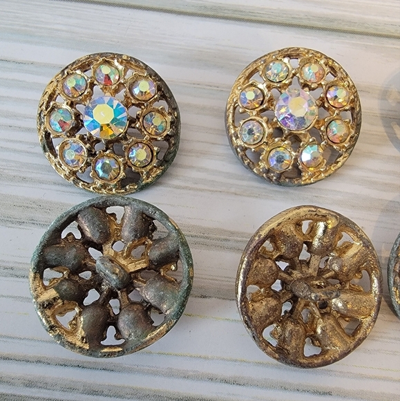 Six (6) Vintage Buttons - Picture 4 of 5